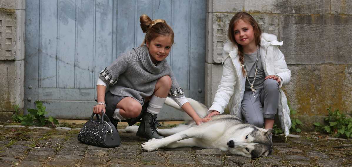 communiekleding 2019, winterkleding 2018-2019, kinderkleding - Welkom op Taratata Kids - dressed in Stijl - www.taratatakids.com
Monnalisa, Miss Blumarine, Paesaggino, Gian Franco Ferré, Il Gufo, I Pinco Pallino, Marielle Burani, Simonetta, Moncler, Eli, Step2Wo, Andrea Montelpare
Archimede, Paté de Sable
Sottacoperta, Woody
